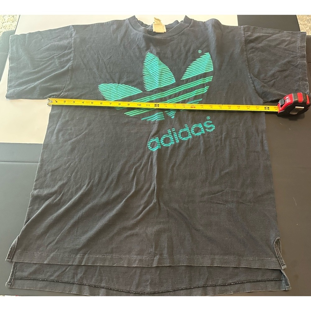 Vintage 90s Trefoil Adidas‎ Spell Out Faded Logo Graphic T-Shirt Black Size M - Picture 5 of 6